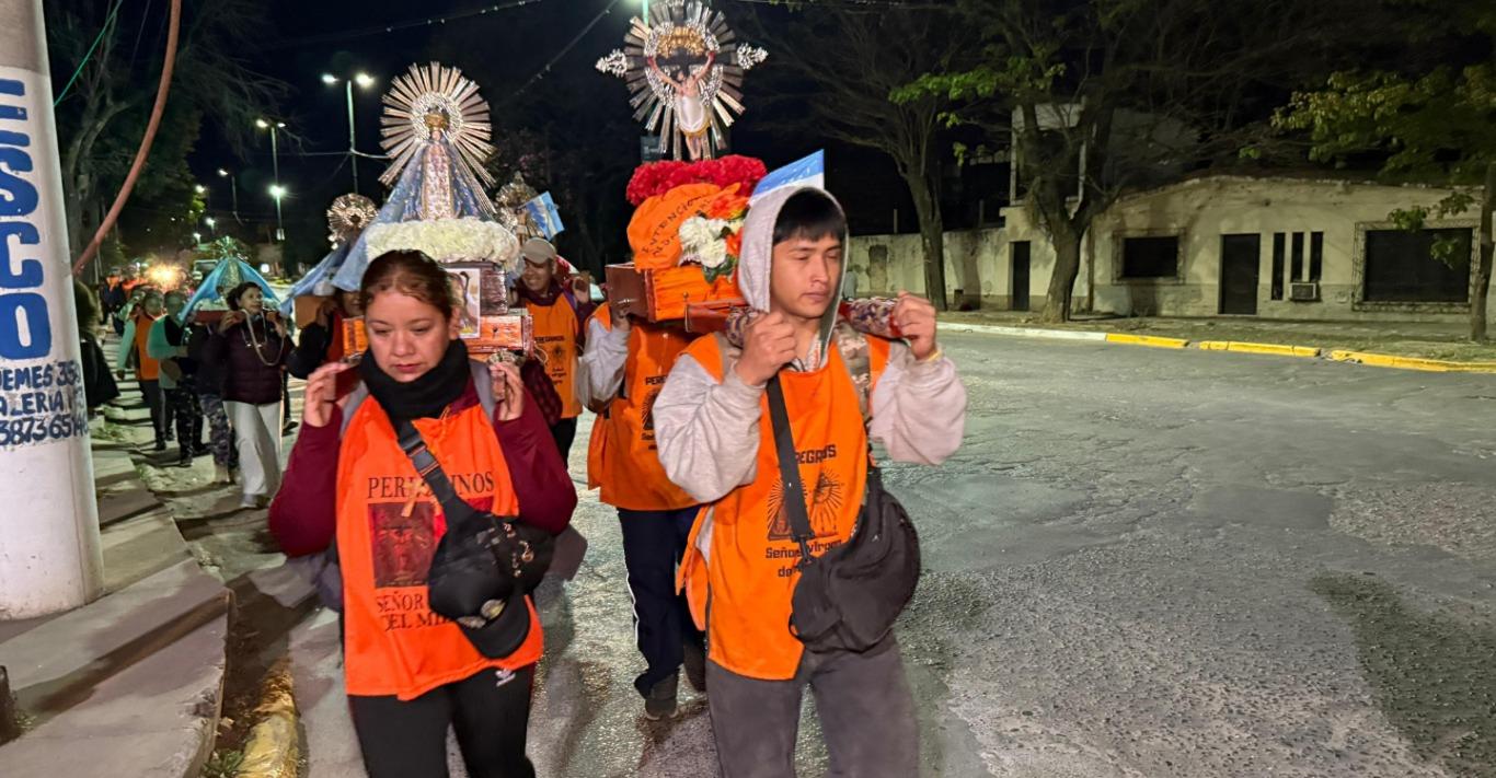 La fe mueve montañas: salieron los peregrinos de Salvador Mazza y Tartagal