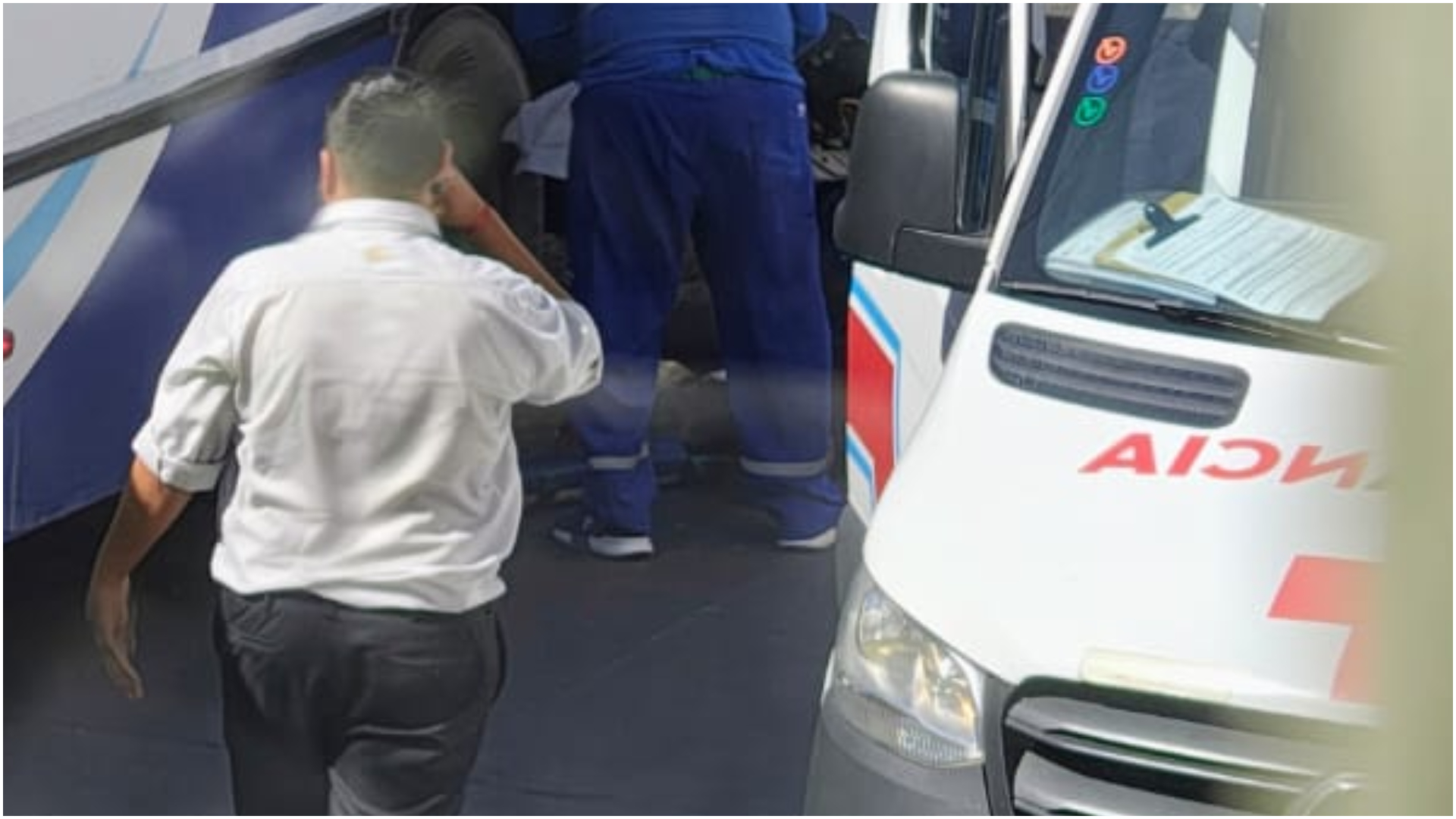 Un SAETA chocó a un motociclista en pleno centro y "le arrancó la pierna"
