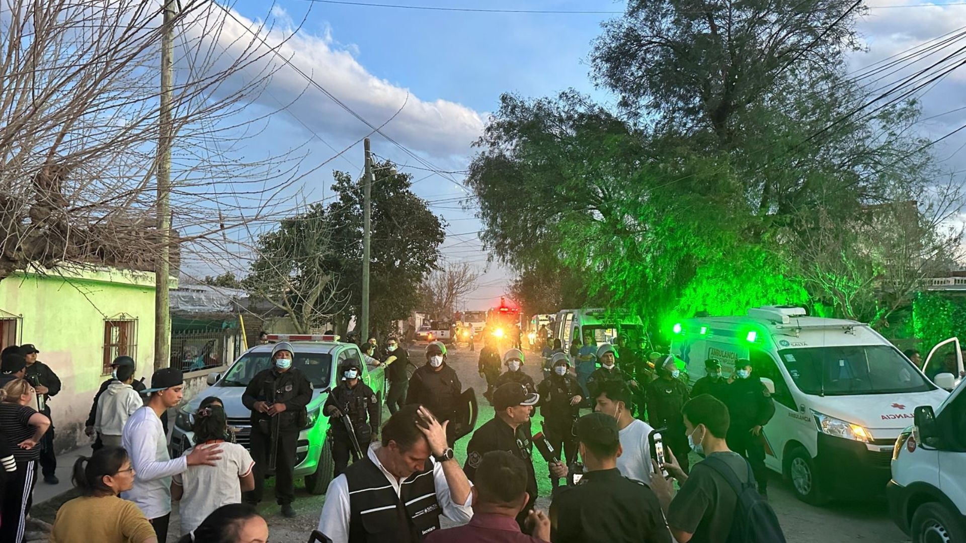 Impactante incendio en barrio 20 de Junio: al menos cinco familias perdieron sus casas