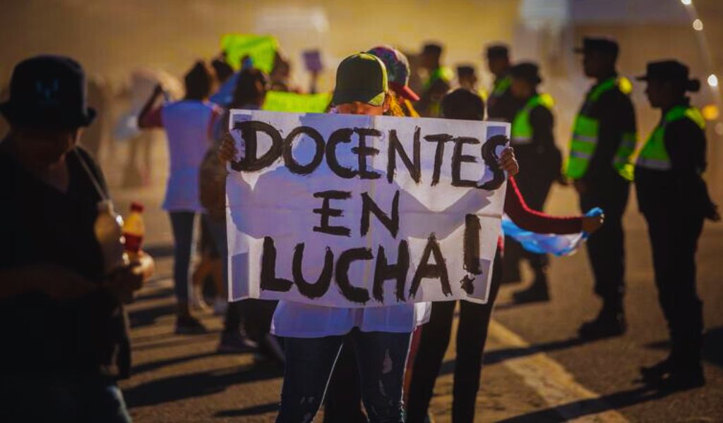 Educación advirtió que descontará el día a los docentes que adhieran al paro