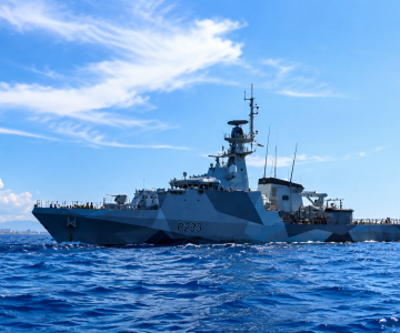 ¿TRAICIÓN VECINAL? UN BUQUE DE GUERRA BRITÁNICO CRUZÓ AGUAS ARGENTINAS SIN AVISAR Y SE REABASTECIÓ EN CHILE